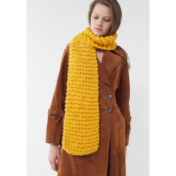 Urban Outfitters Accessories - Urban Outfitters | NWT Chunky Knit Scarf